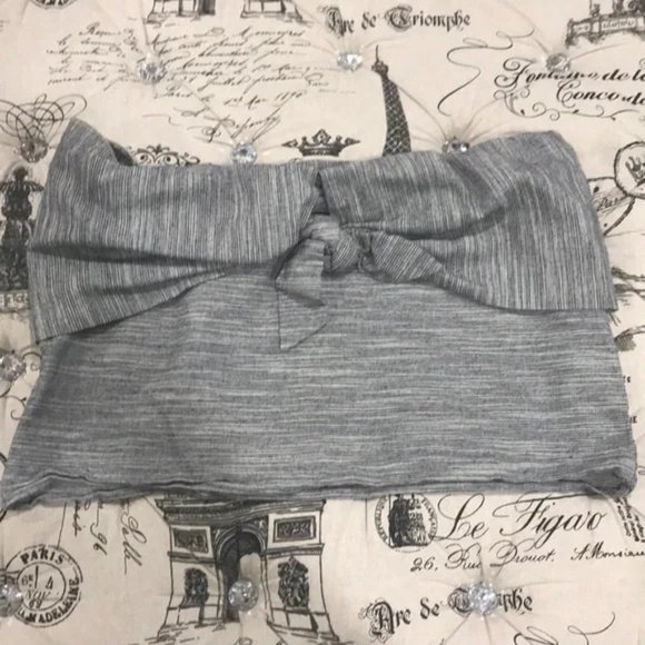 Line & Dot Belen Off-the-Shoulder Top - Picture 3 of 7